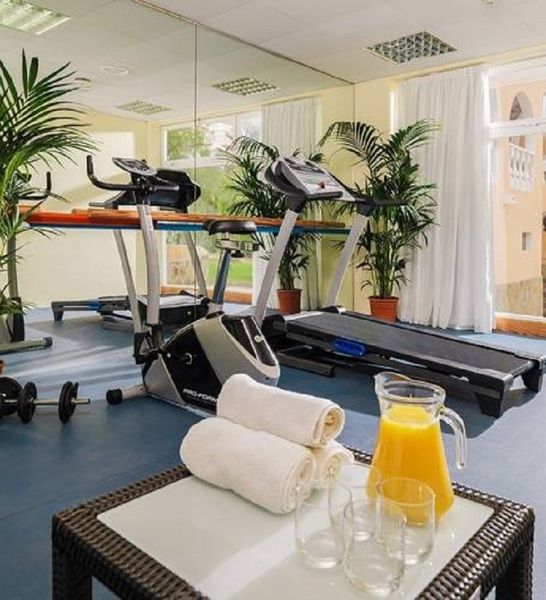 Paradise Court Aparthotel Адехе Екстериор снимка