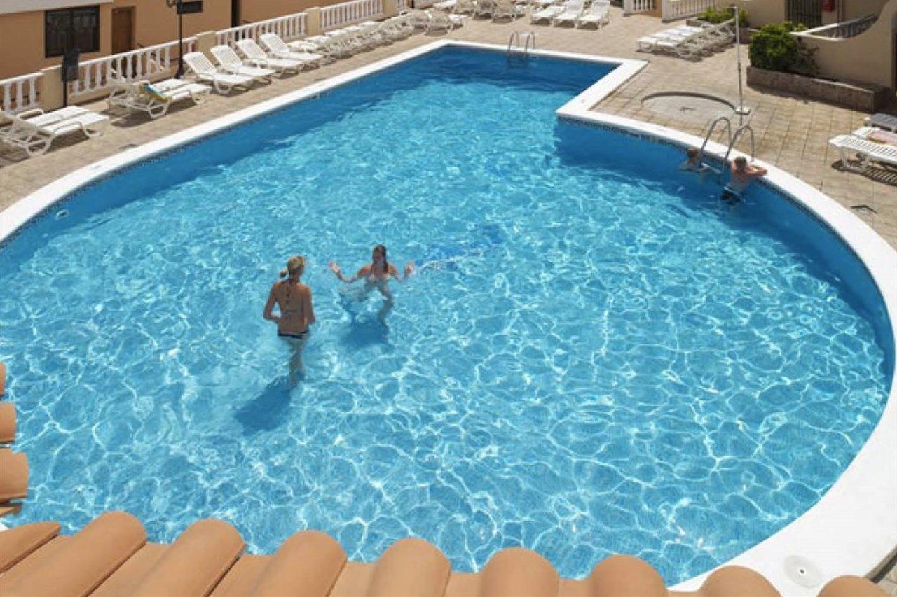 Paradise Court Aparthotel Адехе Екстериор снимка